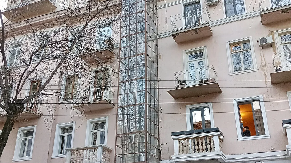 既有建筑外部加装电梯